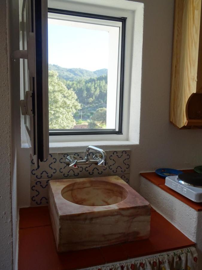 Palheiros Da Ribeira Country house *