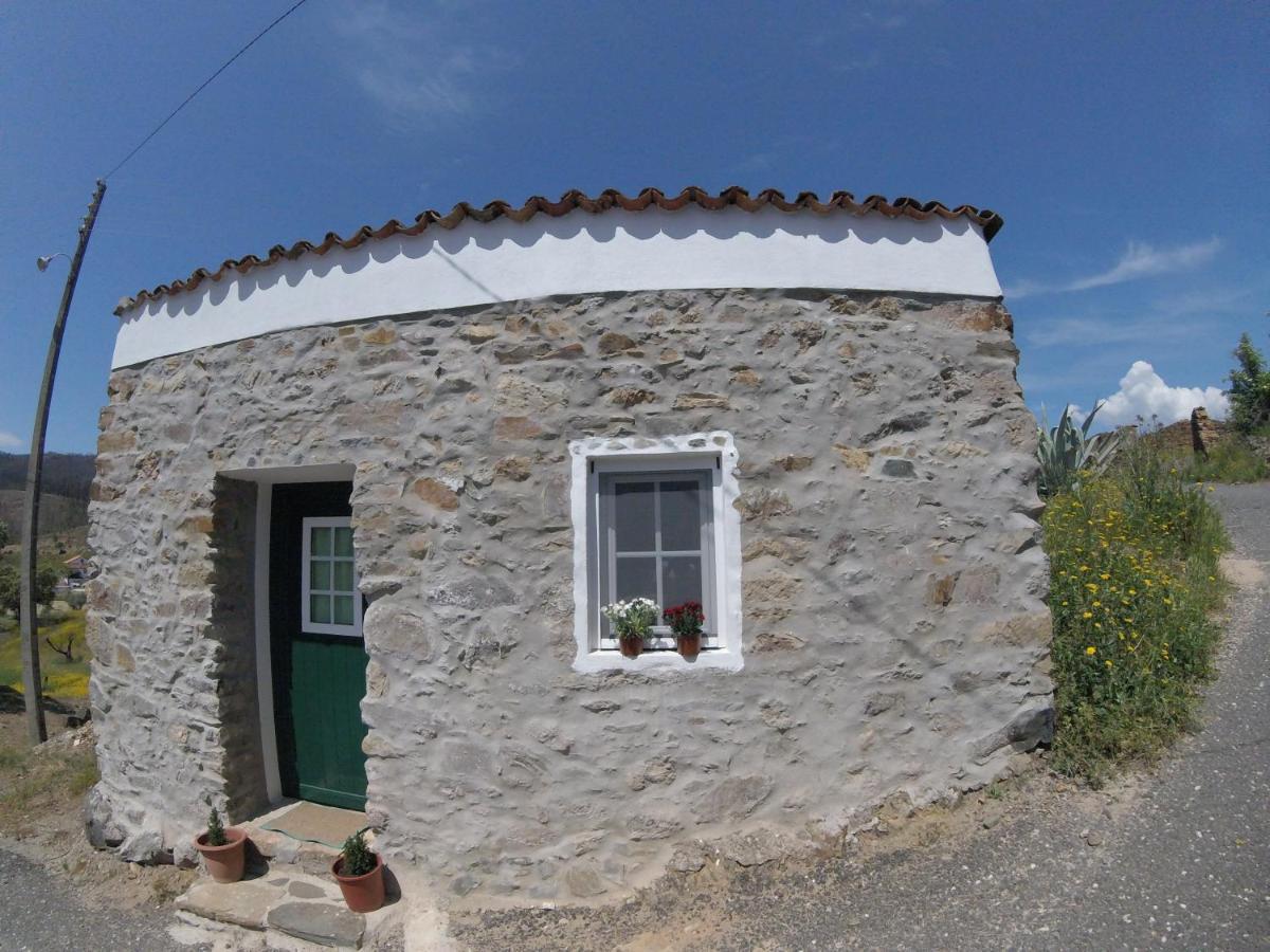 Palheiros Da Ribeira